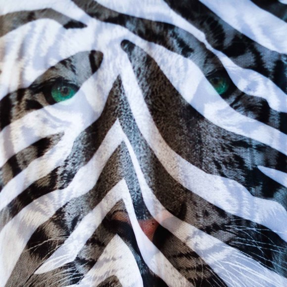 NWT Save The Faith White Tiger Long Sleeve Top - Picture 8 of 11